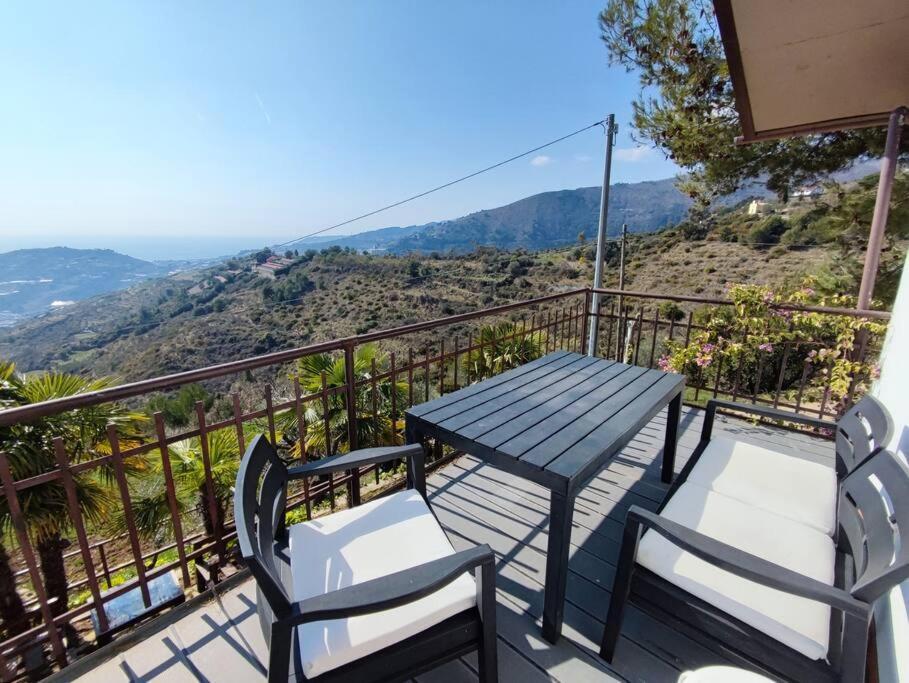Detached House With Garden And Sea View Hostal San Remo Exterior foto